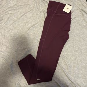 Fabletics Maroon Leggings! Size medium. NWT